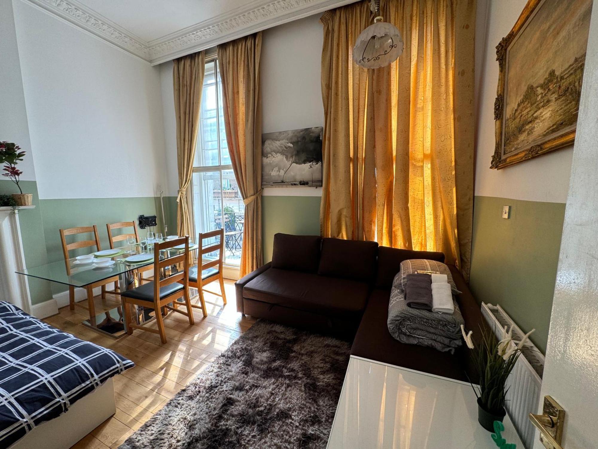 And Affordable Flat For 6 People In Zone 1 - Baker Street - With Breakfast Included Lägenhet