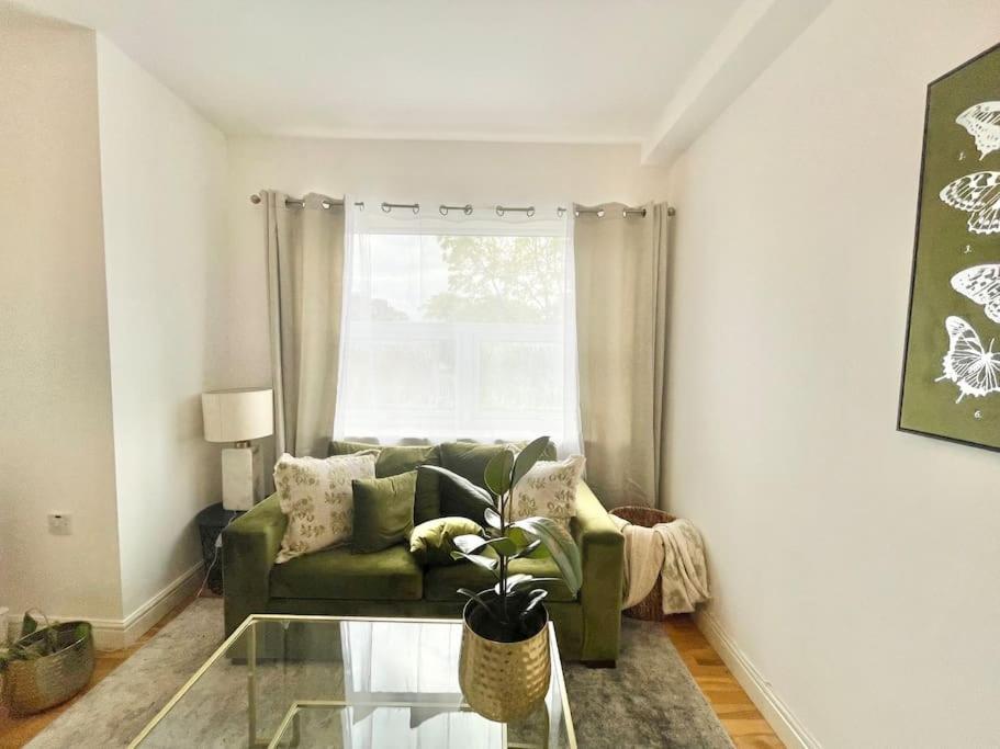 Lovely 1bdr Flat Next To Earls Court Station Londra