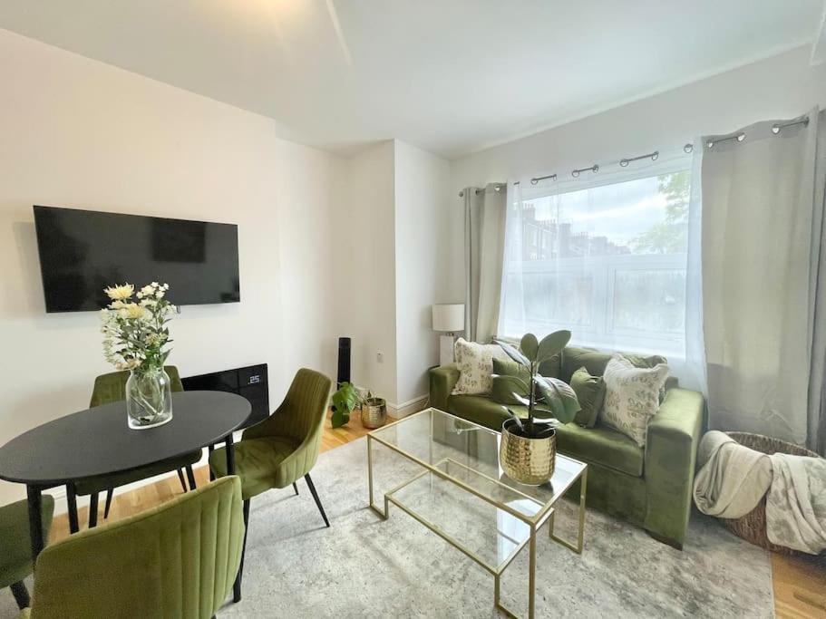 Lovely 1bdr Flat Next To Earls Court Station Appartamento