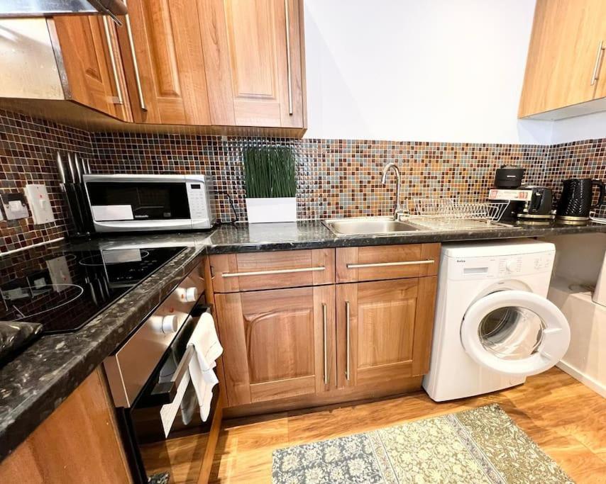 Lovely 1bdr Flat Next To Earls Court Station Appartamento *