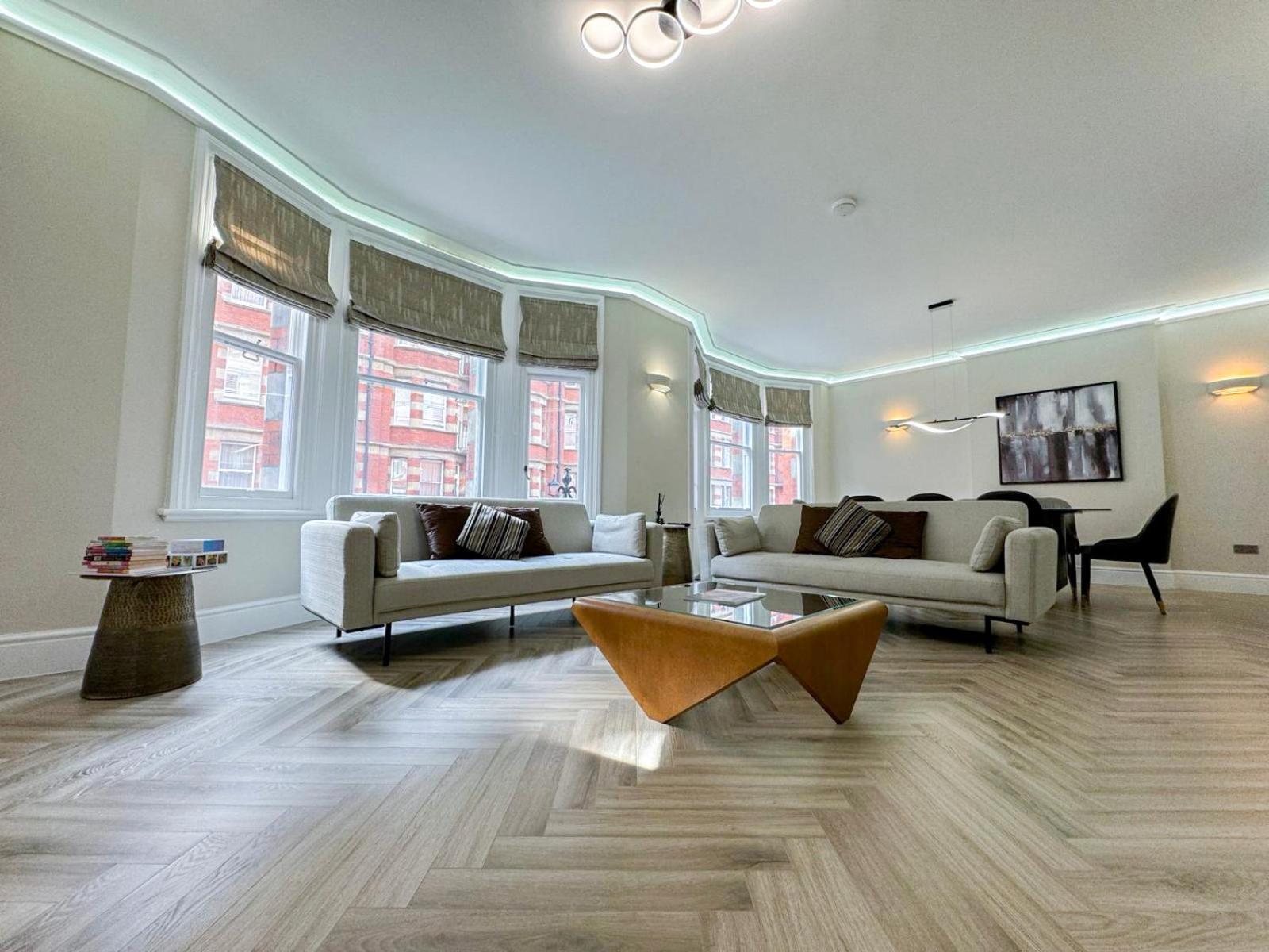 Lux 4 Bedroom In Baker St Near Regent's Park Londen