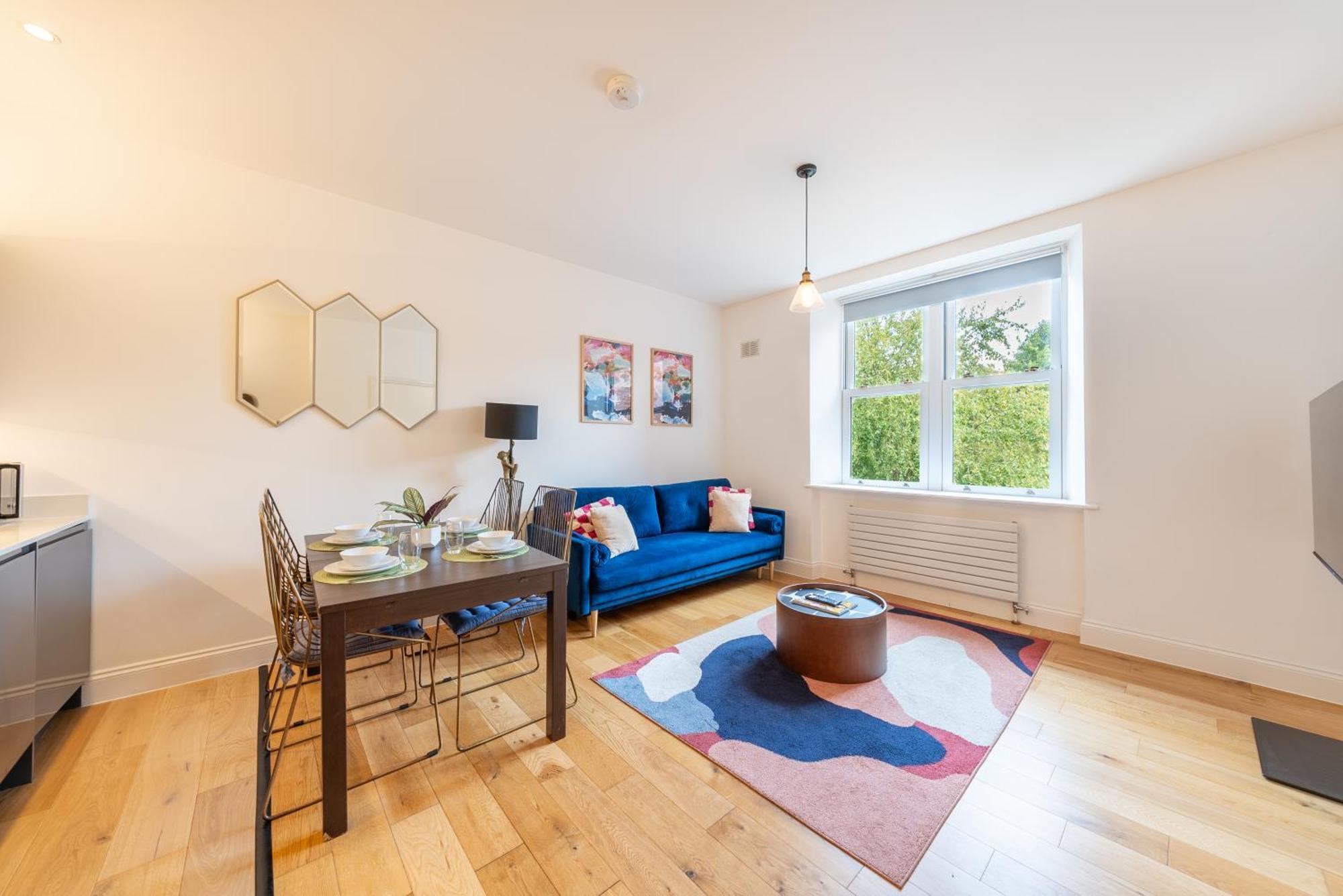 Artsy Serviced - Ealing