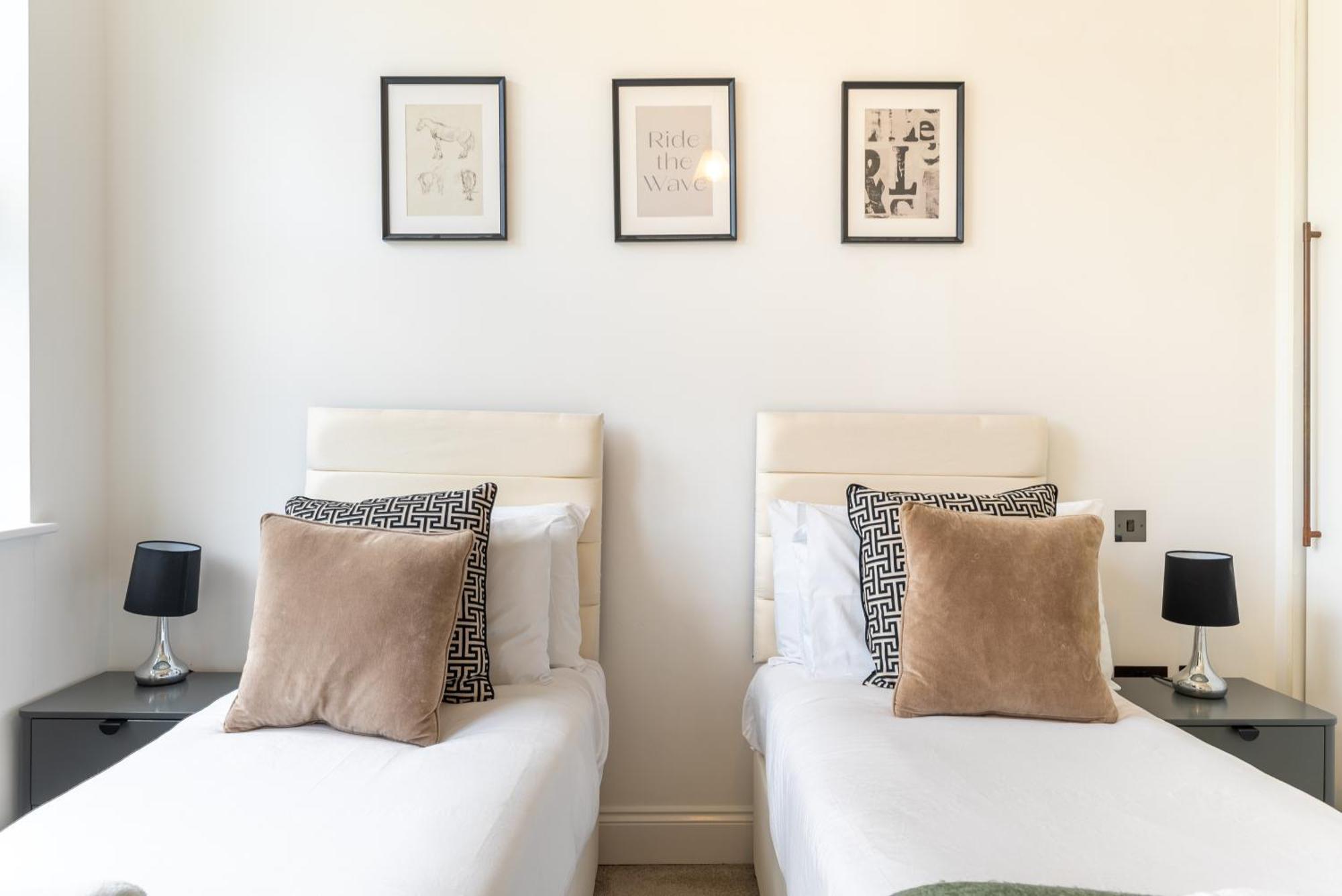 Artsy Serviced - Ealing