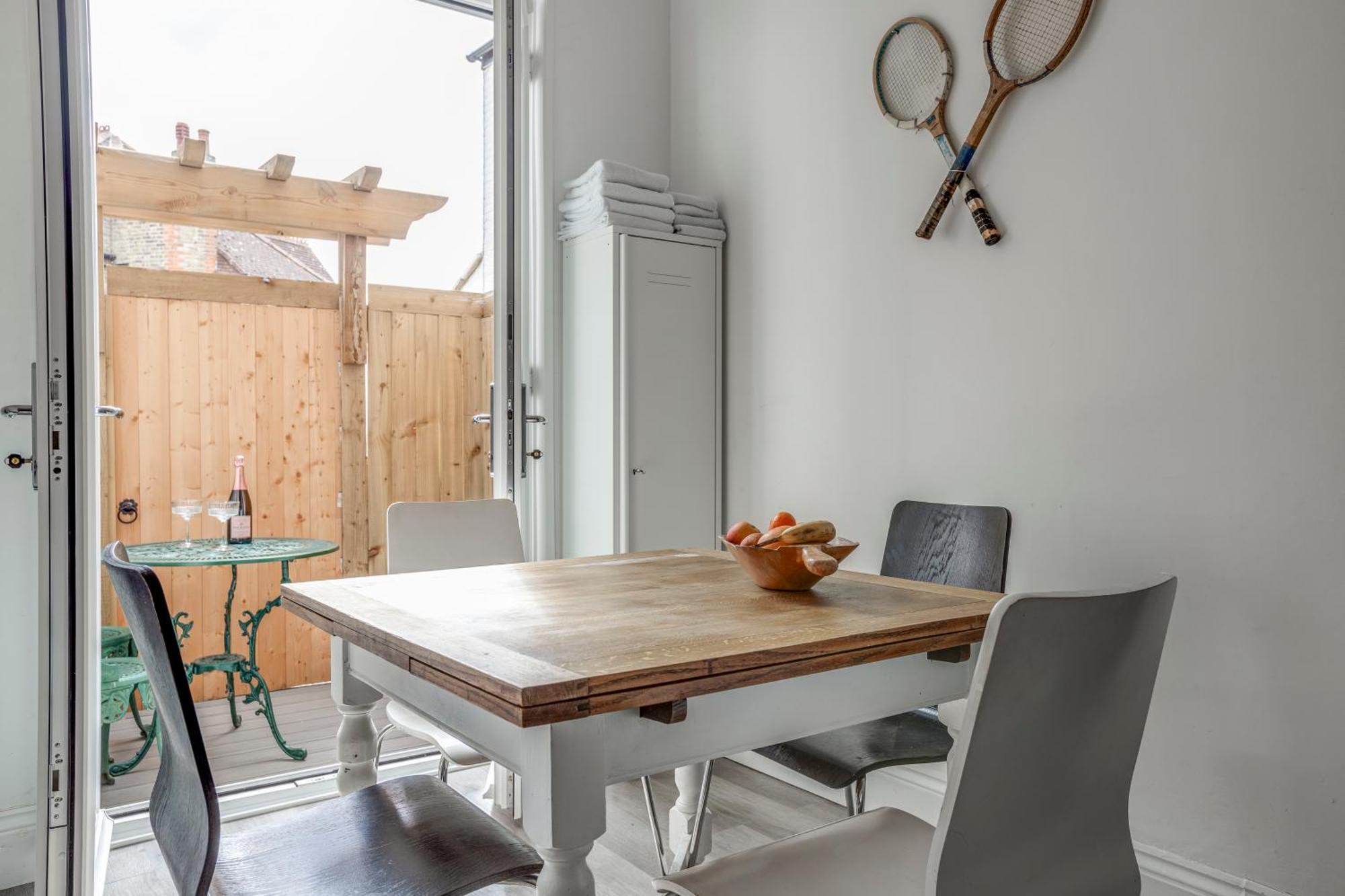 Wimbledon 2 Bed Tennis & Travel * Londen