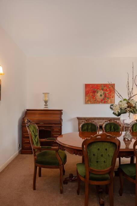Appartement 5 Bed With Private Parking - 25 Mins To *