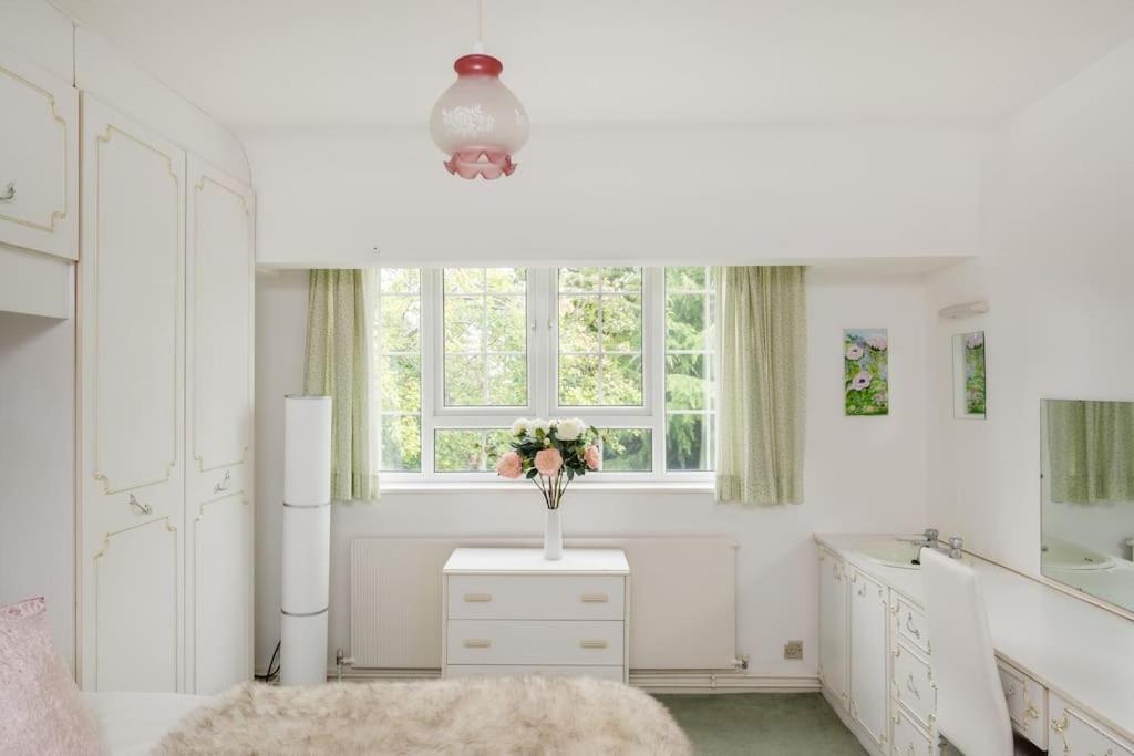 5 Bed With Private Parking - 25 Mins To Appartement Londen