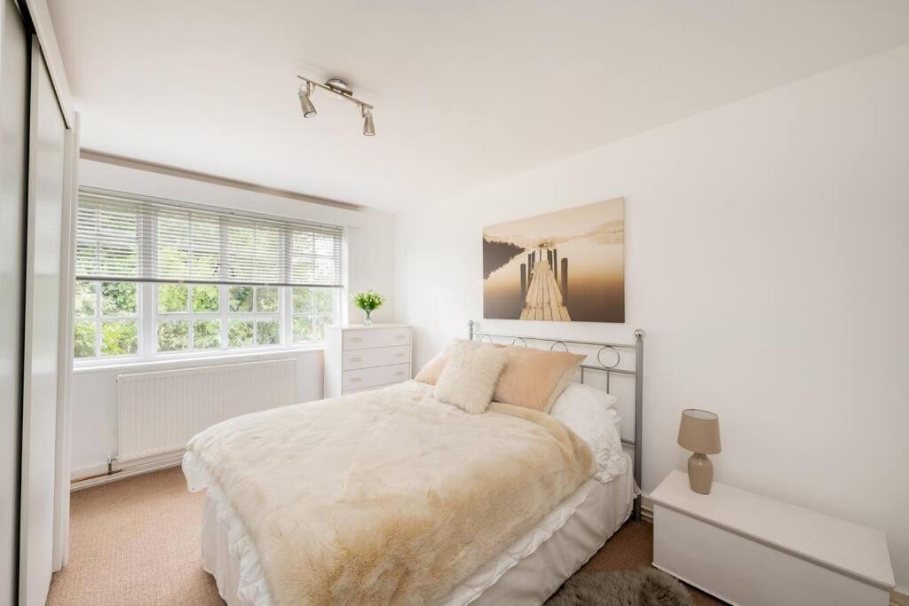 5 Bed With Private Parking - 25 Mins To Appartement *