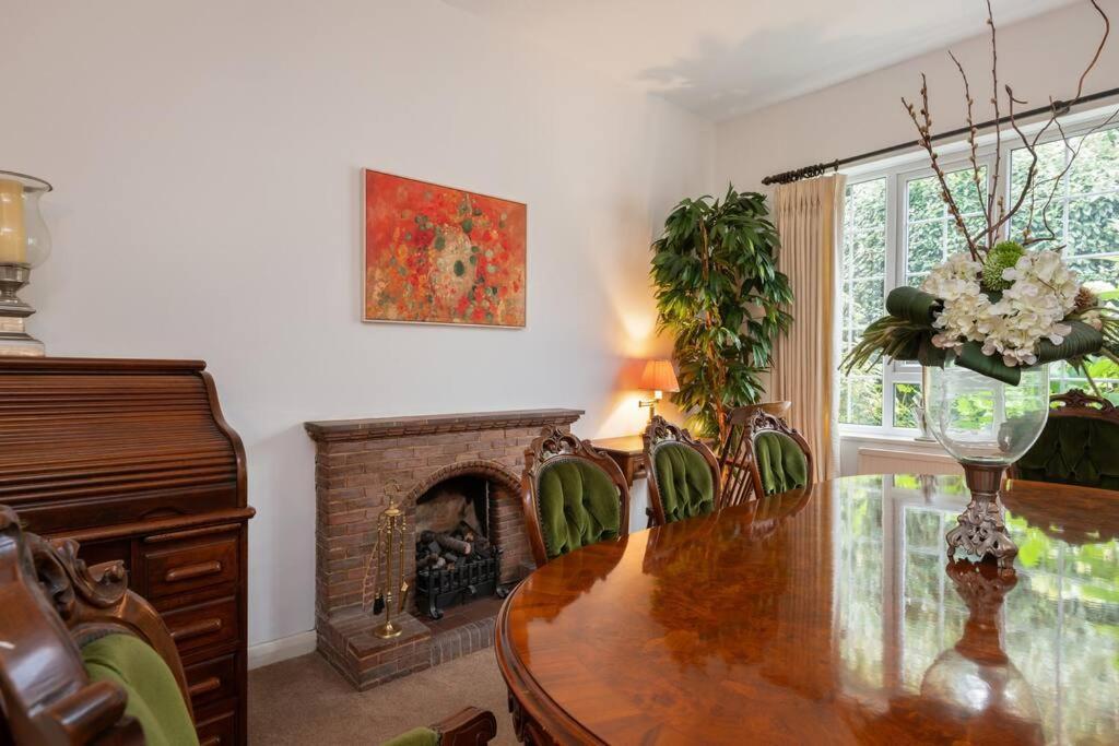 Appartement 5 Bed With Private Parking - 25 Mins To
