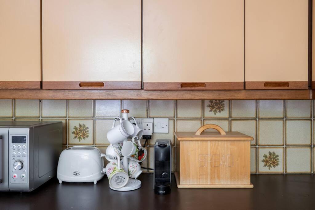 5 Bed With Private Parking - 25 Mins To Appartement Londen