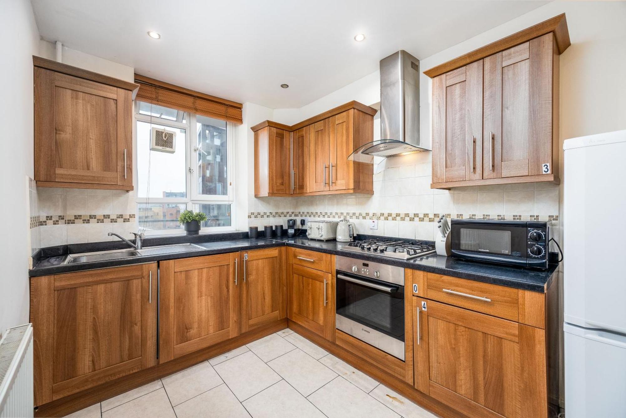 Elegant And Spacious 3 Bedroom In Fulham * Londen