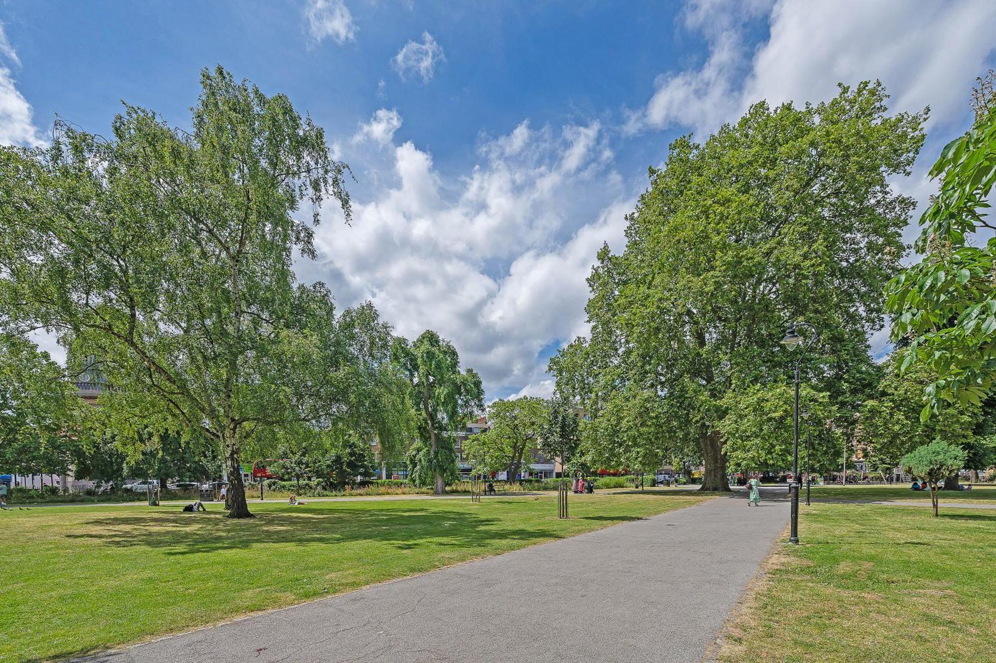Bright And Spacious 2 Bedroom Flat With Ensuite Bathrooms In London Se5 Apartment *
