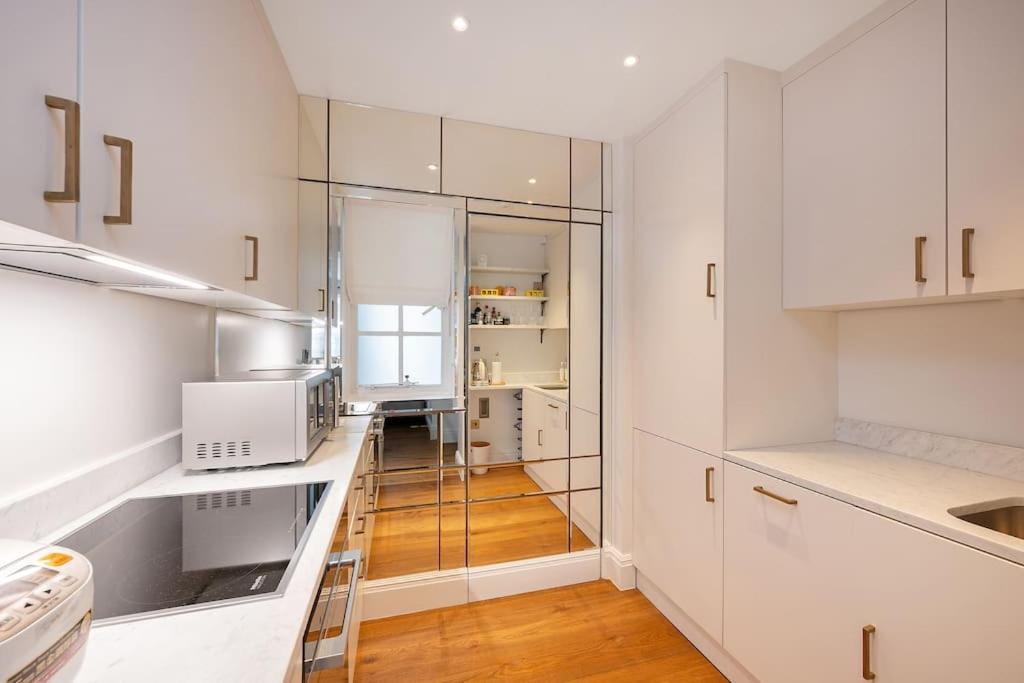 Luxury 3-bed Pavilion Road Appartamento *