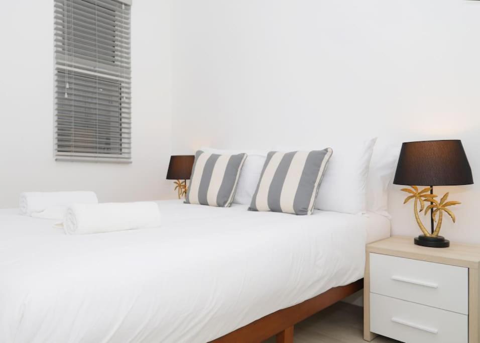Stylish Flat With Garden, Close To Lägenhet London