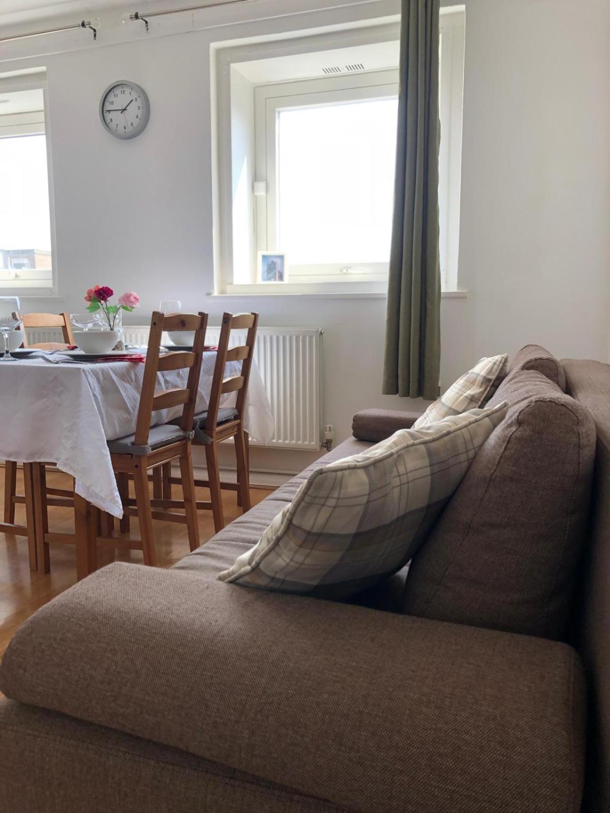 Comfy Entire Flat With View Balcony In Regents Park, Camden, * London