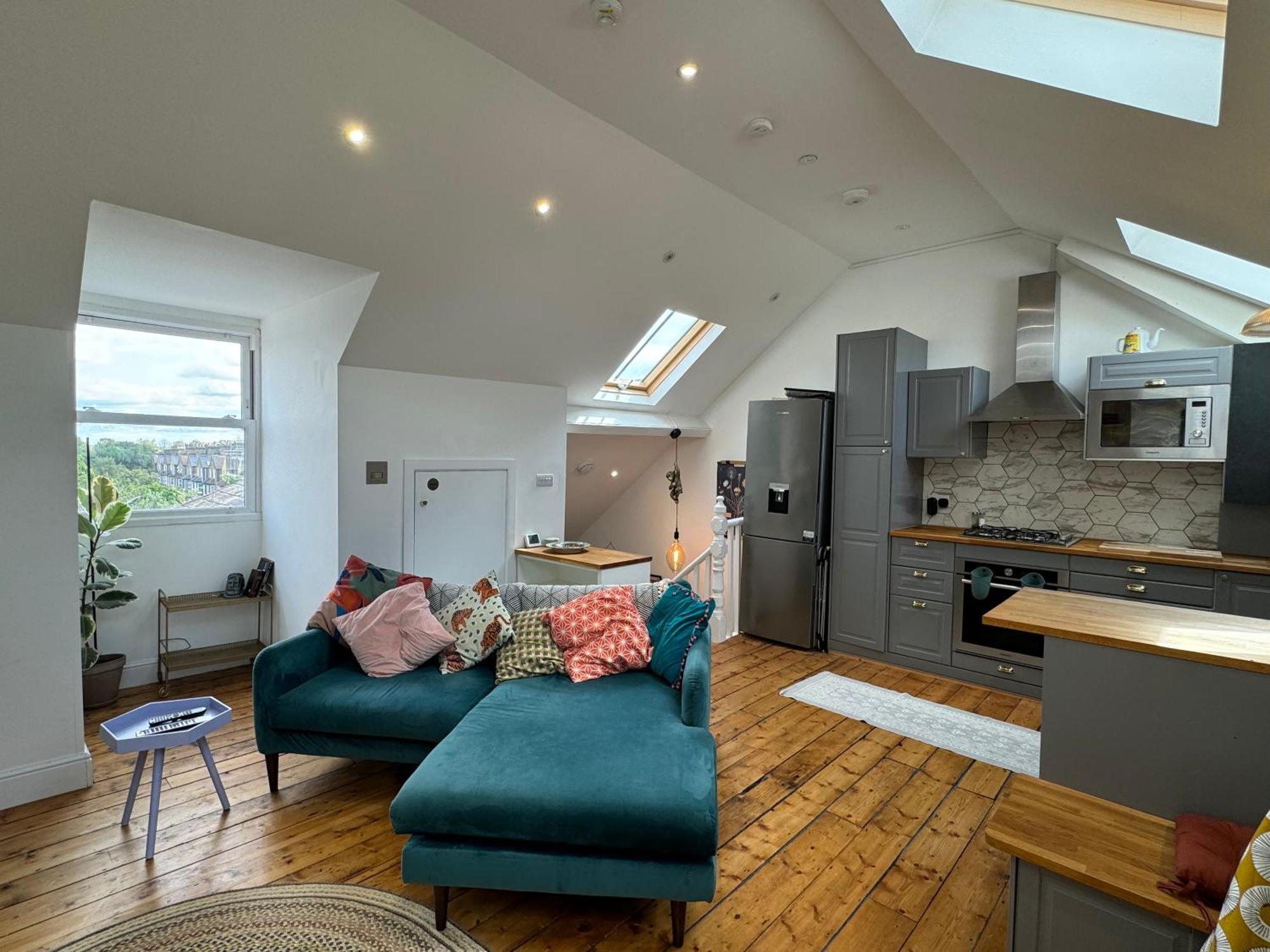 Stunningly Vibrant 1bd Flat Lower Clapton * Londen