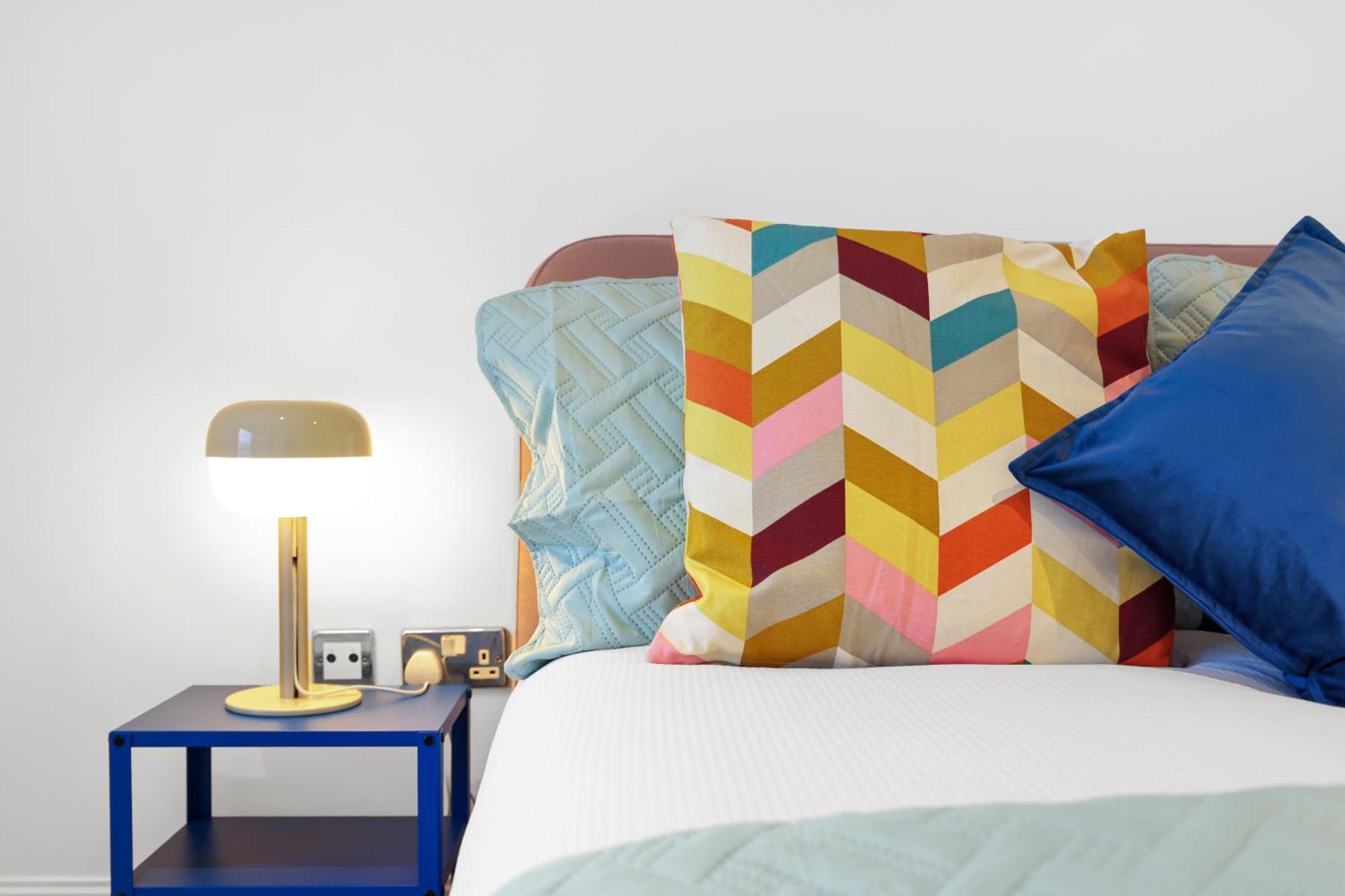 Sleeps 8, Parking, River Views, Chelsea 3 Bdr Lejlighed London