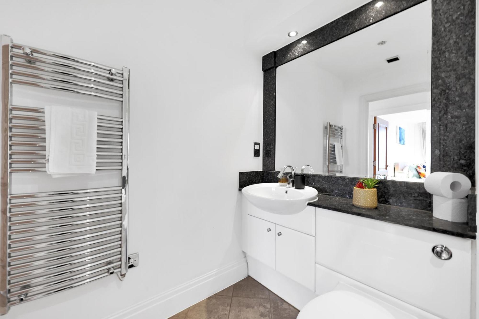 Appartement Sleeps 8, Parking, River Views, Chelsea 3 Bdr