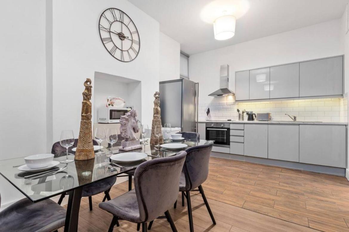 Majestic 2-bedroom Flat In Knightsbridge-hyde Park Kb70 Lägenhet London