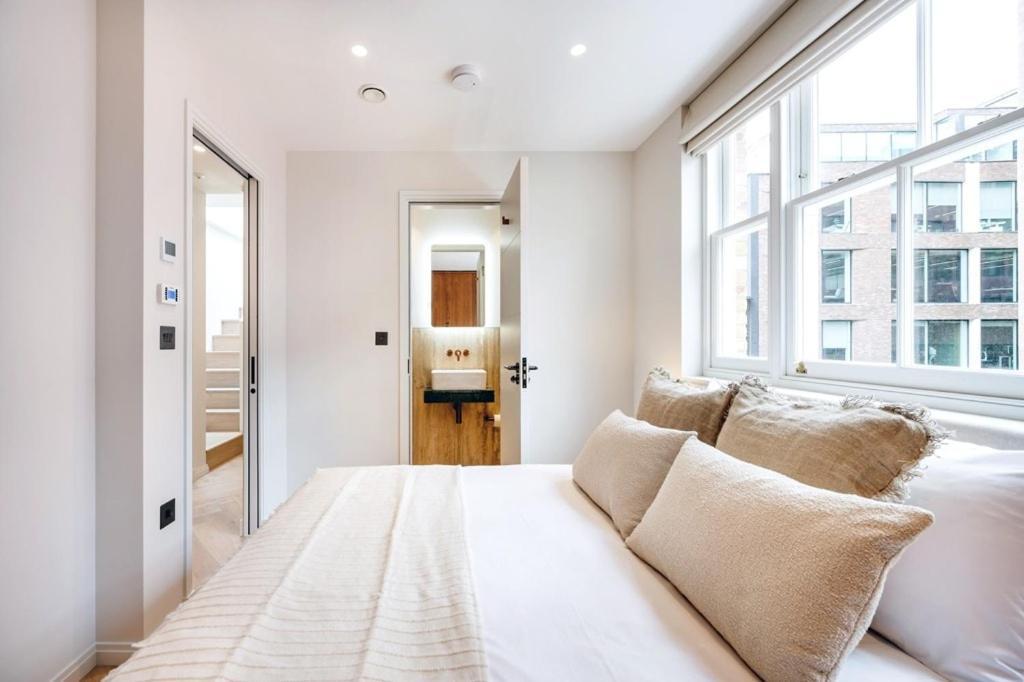 Covent Garden 2 Bed 2 Bath Duplex Lägenhet *