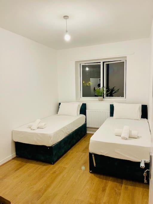 2bd Canarywharf Mile End Private Balcony Free Parking Appartement