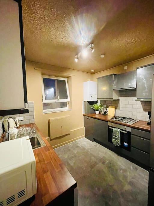 Appartement 2bd Canarywharf Mile End Private Balcony Free Parking *