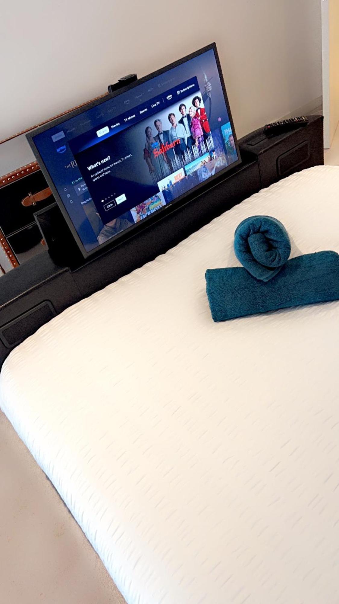 Luxe 2 Bedroom And Sofa Bed - Up To 6 Guests Apartment *