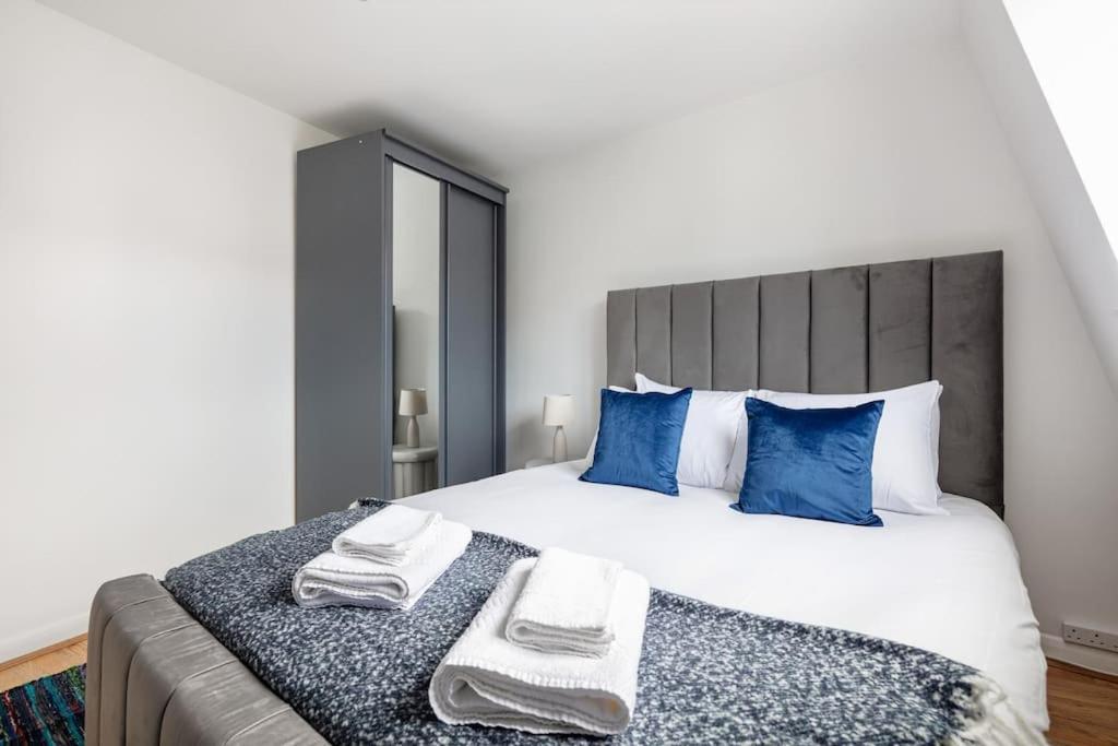 Lejlighed Bright N' Charming Air Conditioned Two Bed In Heart Of
