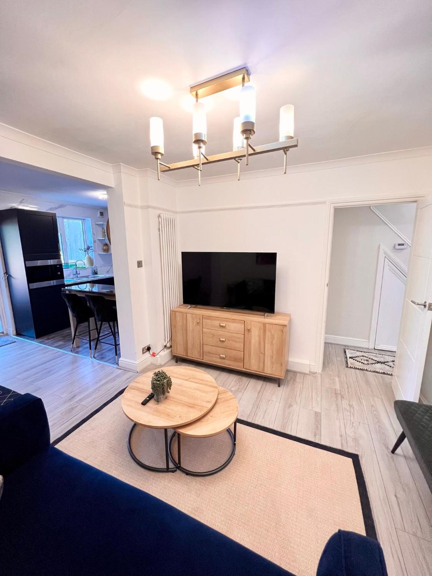 Hébergement de vacances Modern 2 Bed Near Mall And Parking Londres