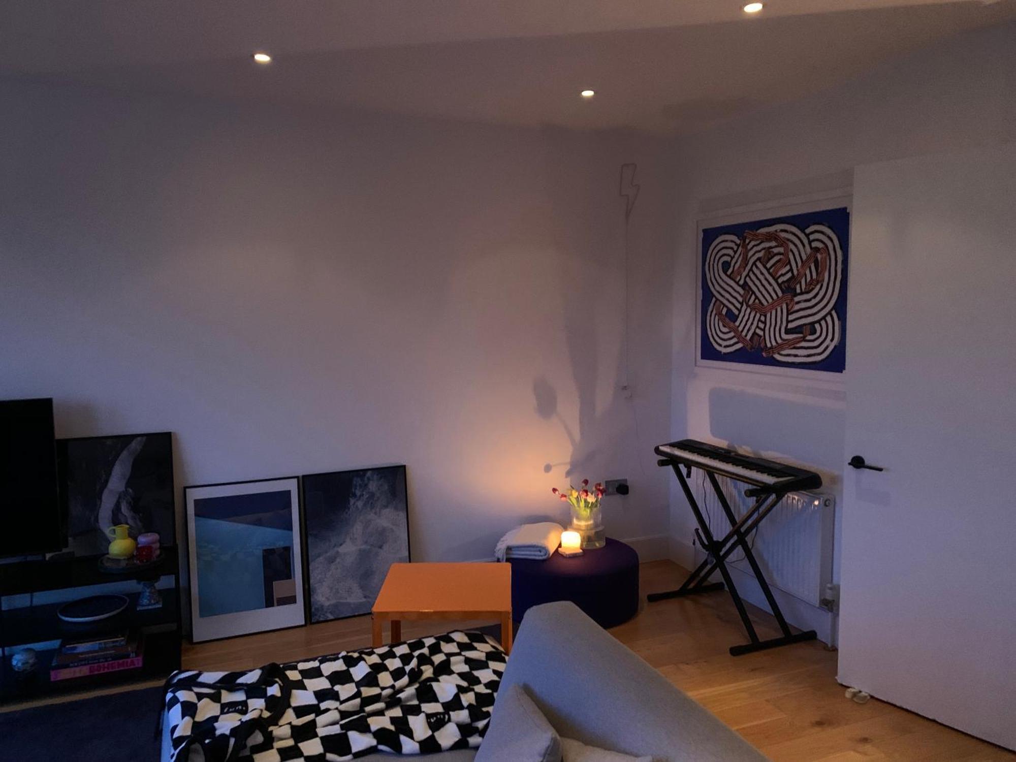 Modern, Spacious Entire In Amazing Location Appartement