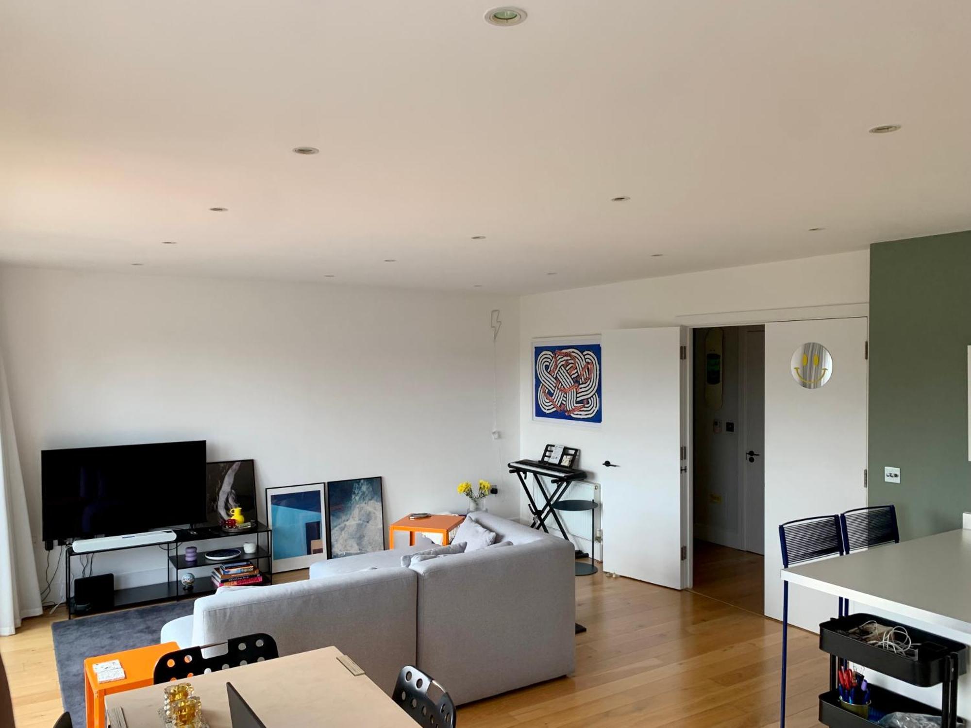 Modern, Spacious Entire In Amazing Location * Londen