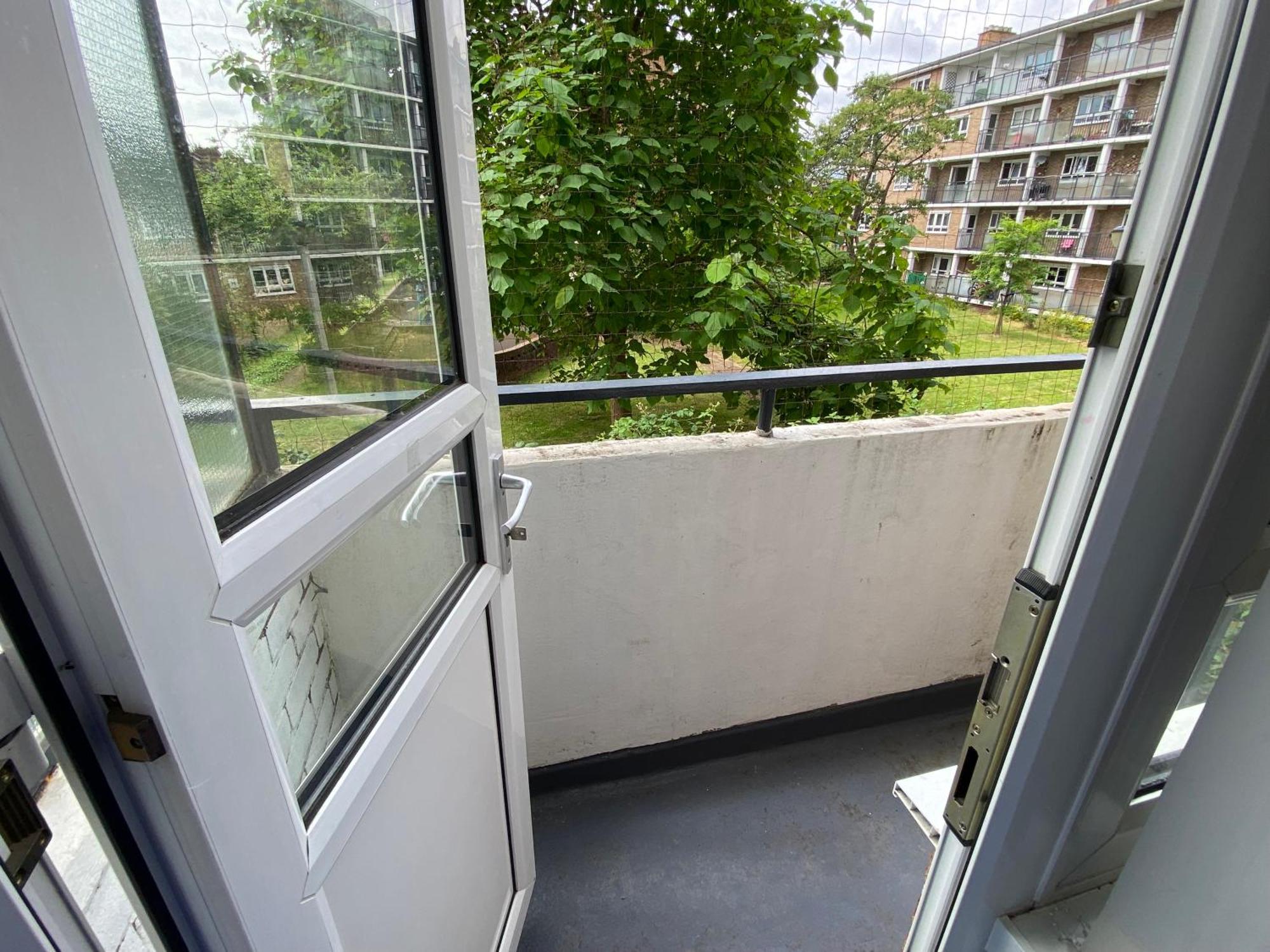 Flat In West Kensington Apartment
