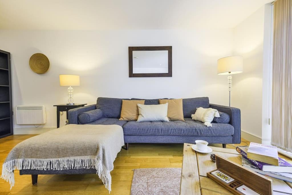 Luxurious 2-bedroom Apartment *