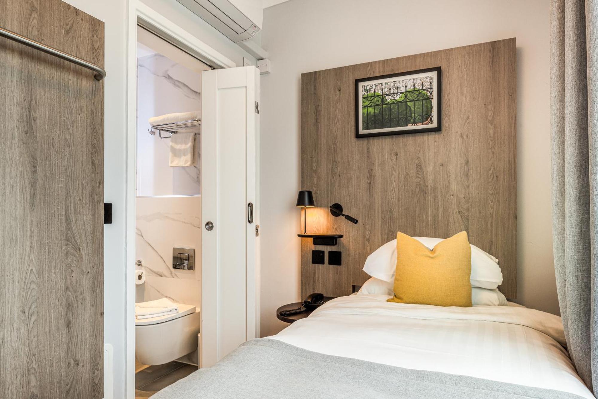 Hotell Princes Square 4*