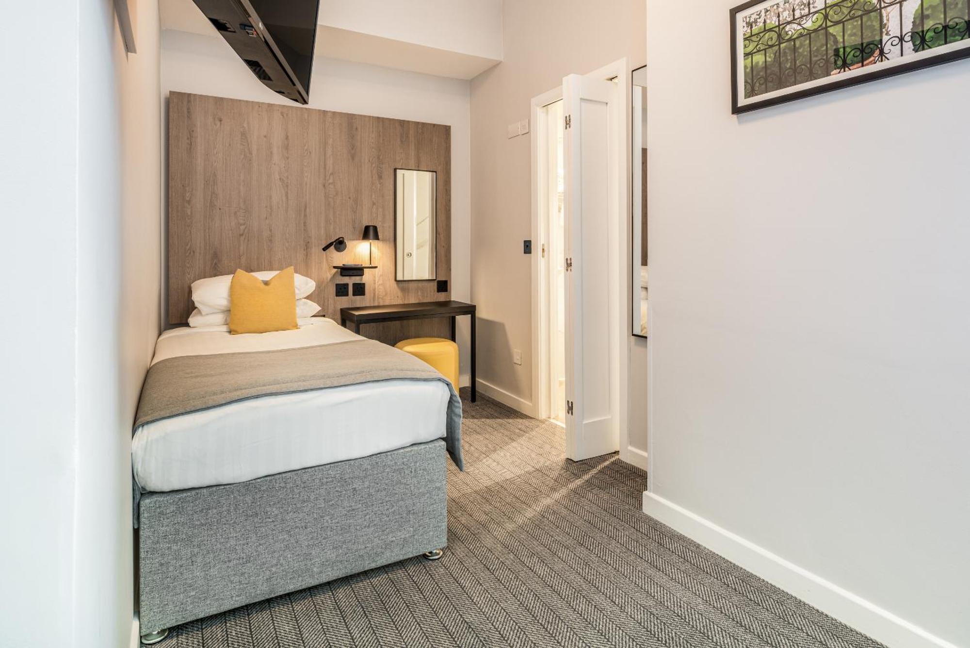 Hotell Princes Square 4*