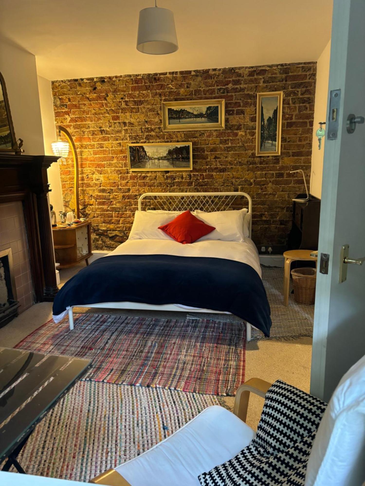 Central Victorian House Guest house London