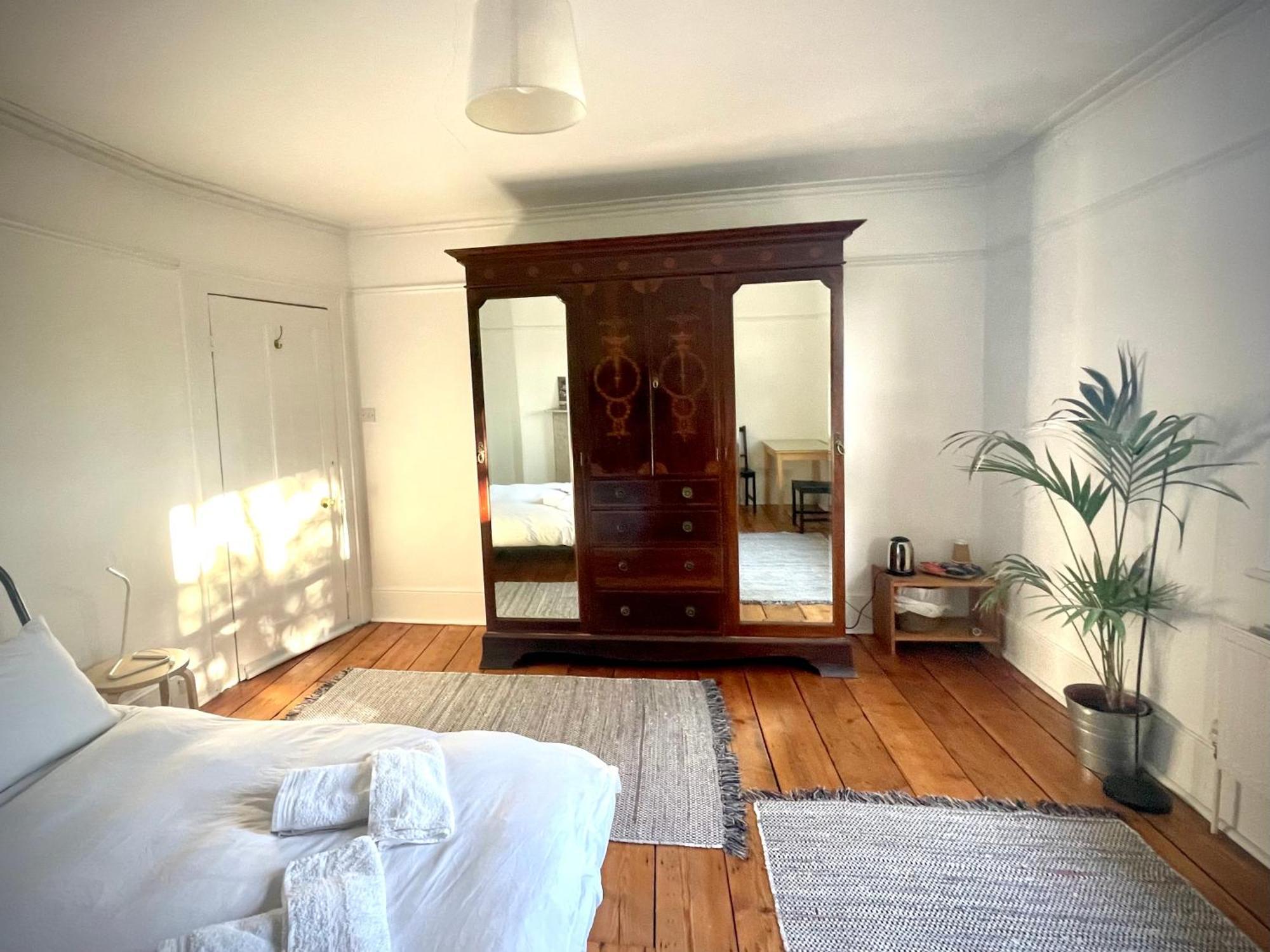 Central Victorian House Guest house London