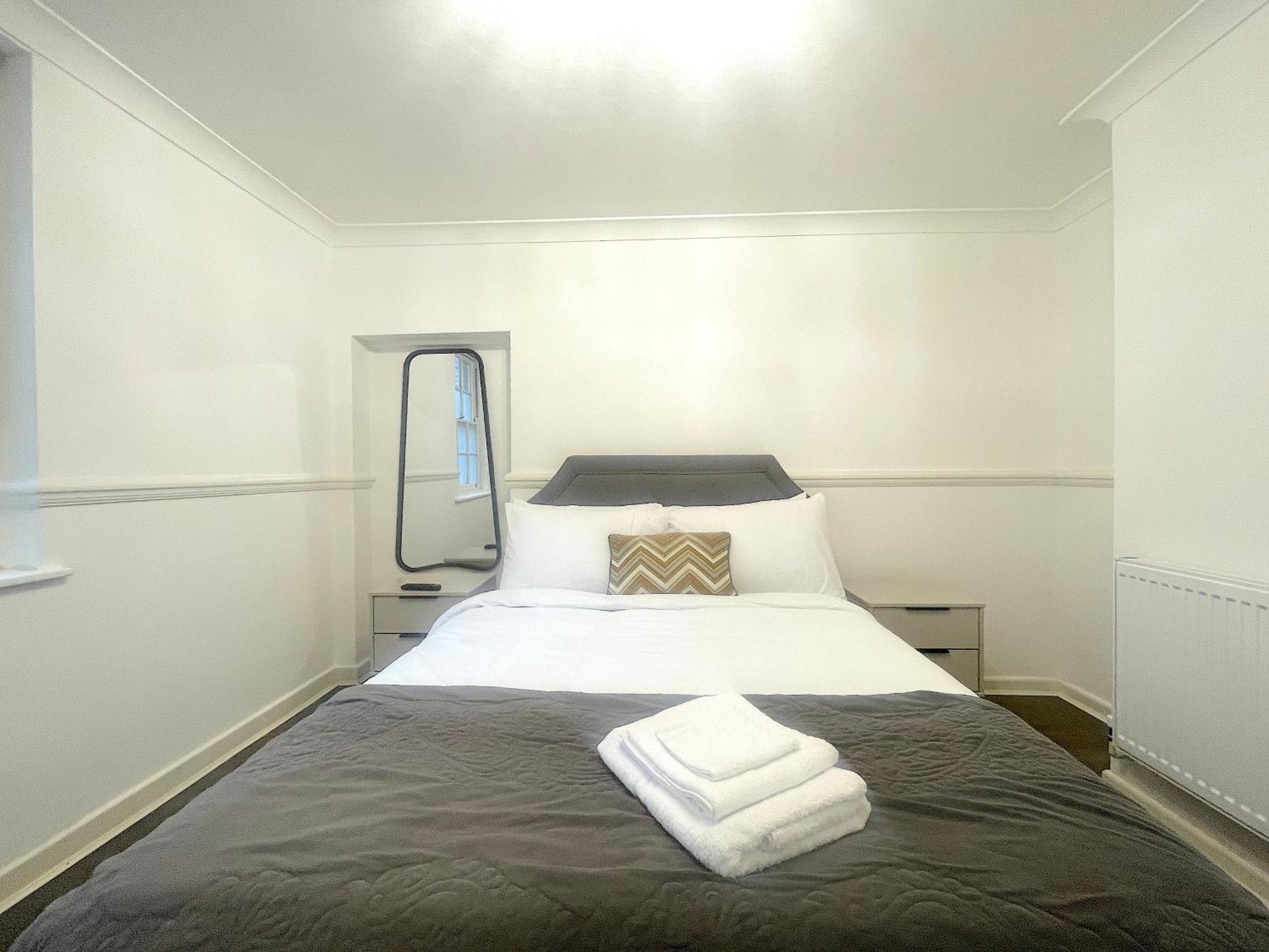 Lejlighed Centrally Located Budget 3mins To Tube