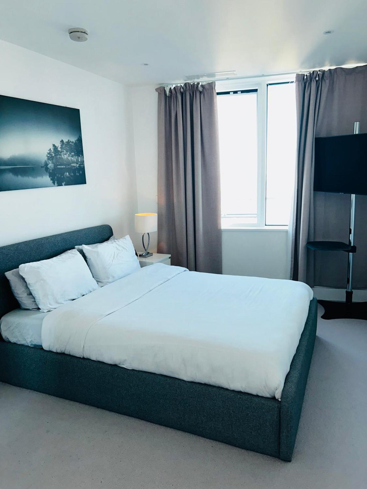 Apartment Luxury Sea View Two Bed Penthouse In Battersea *