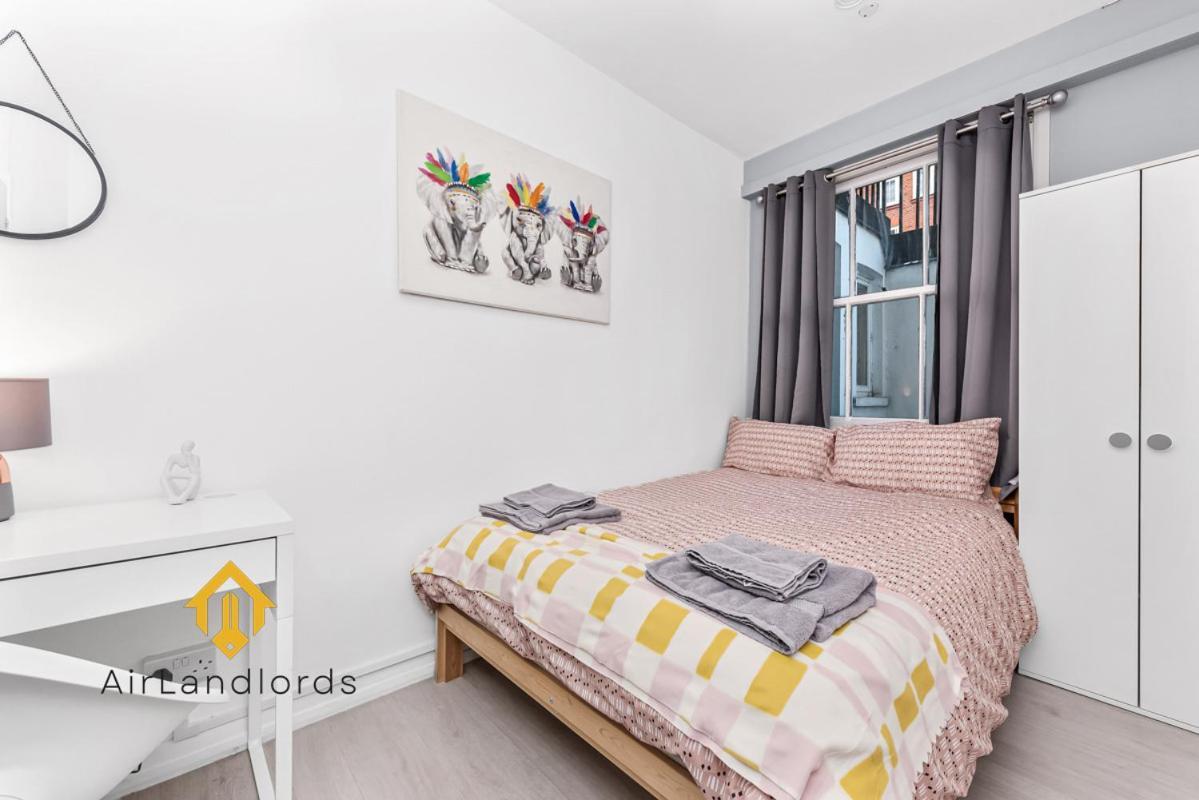 Fantastic 4 Bedroom In Russell Square Leilighet