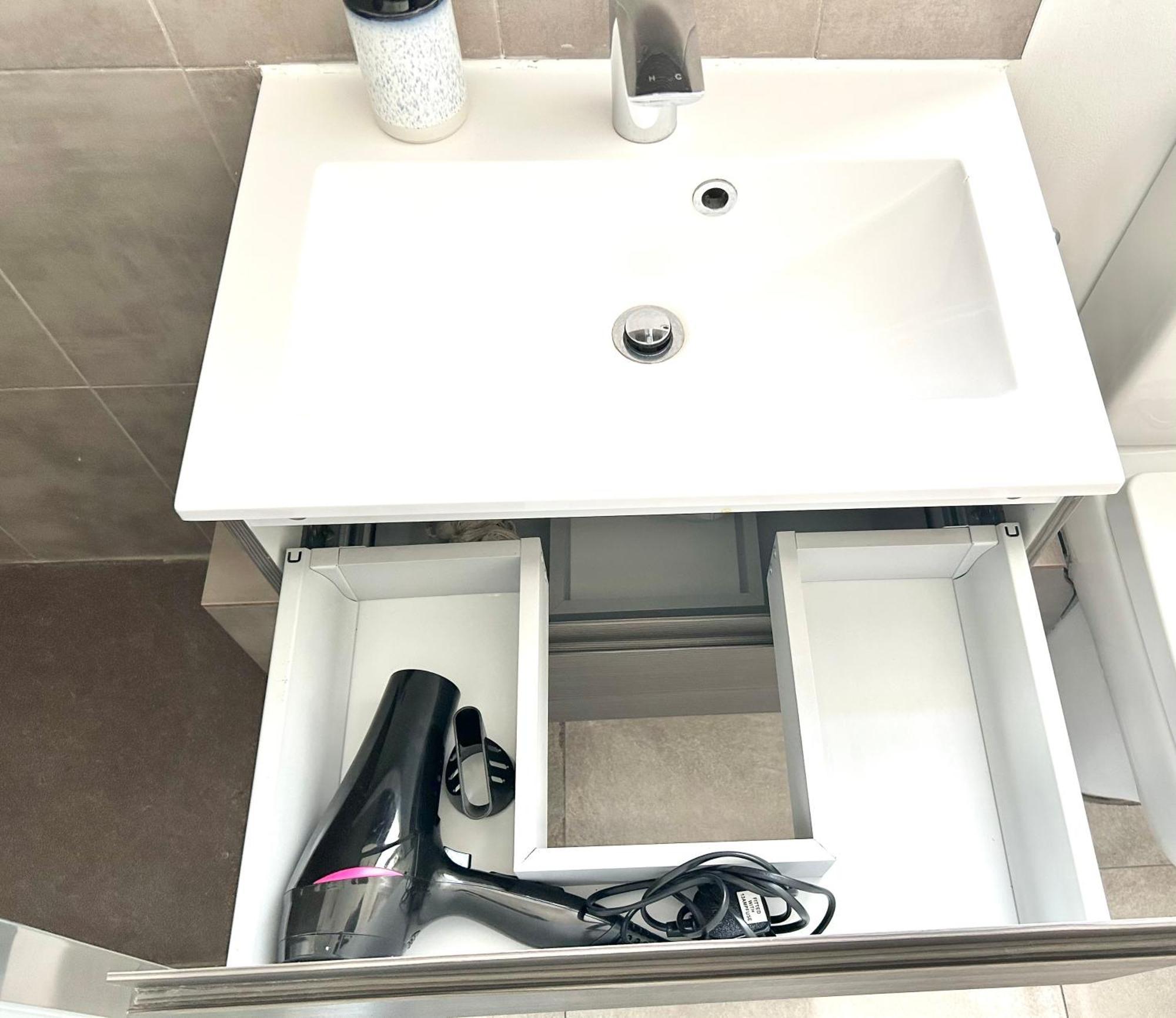 Luxury Near Canning Town- Free Parking Apartment London
