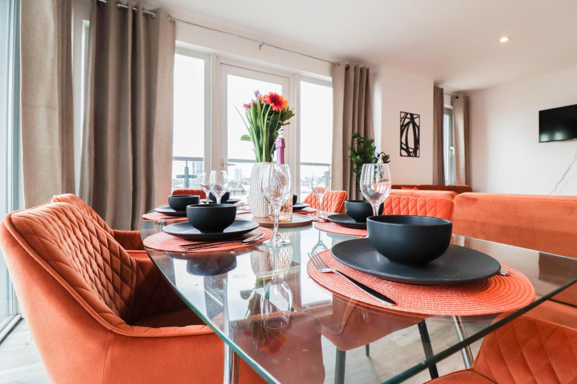 Spacious And Sunny Flat L River Balcony View ! * London