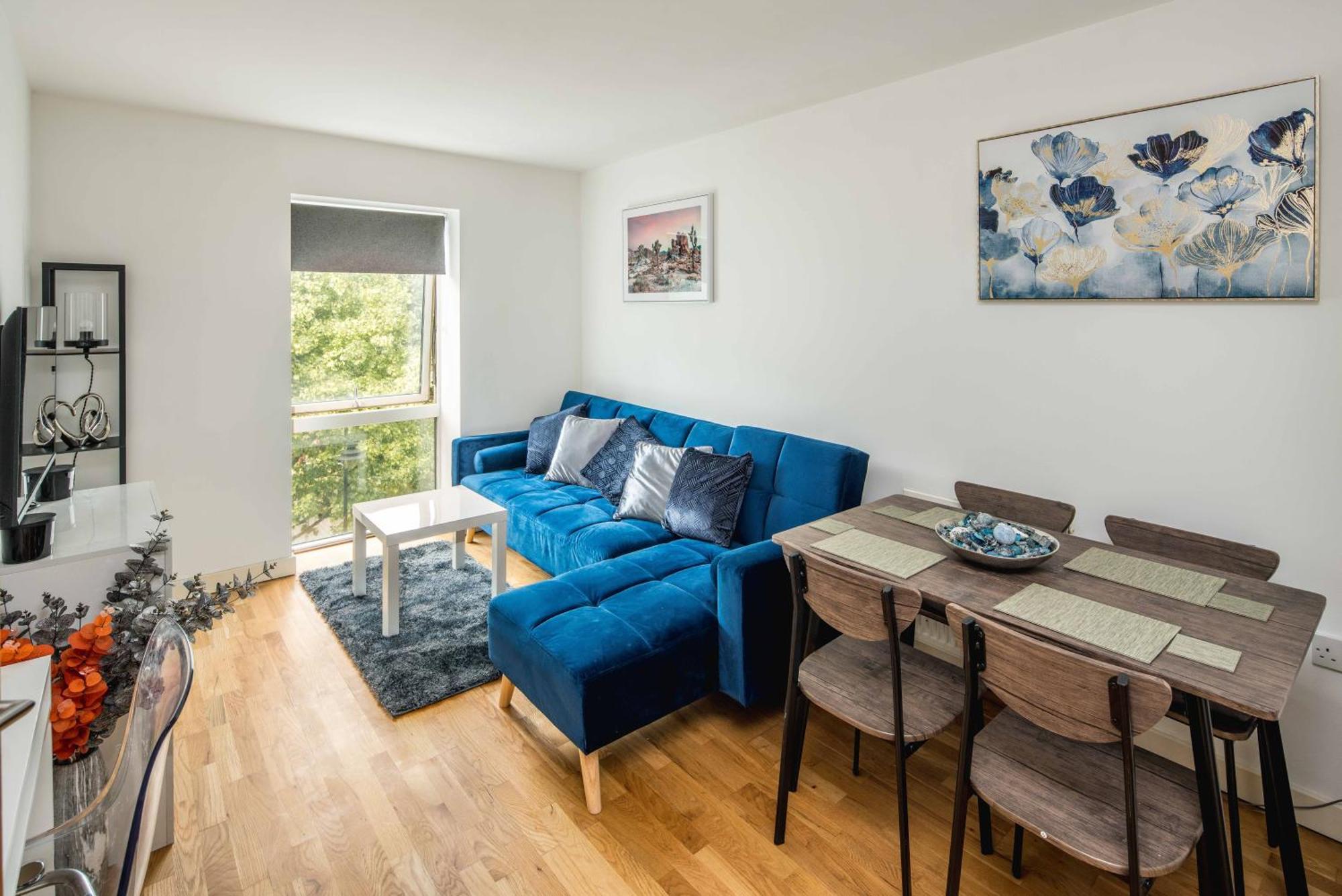 One Bedroom Near With Private Balcony Leilighet