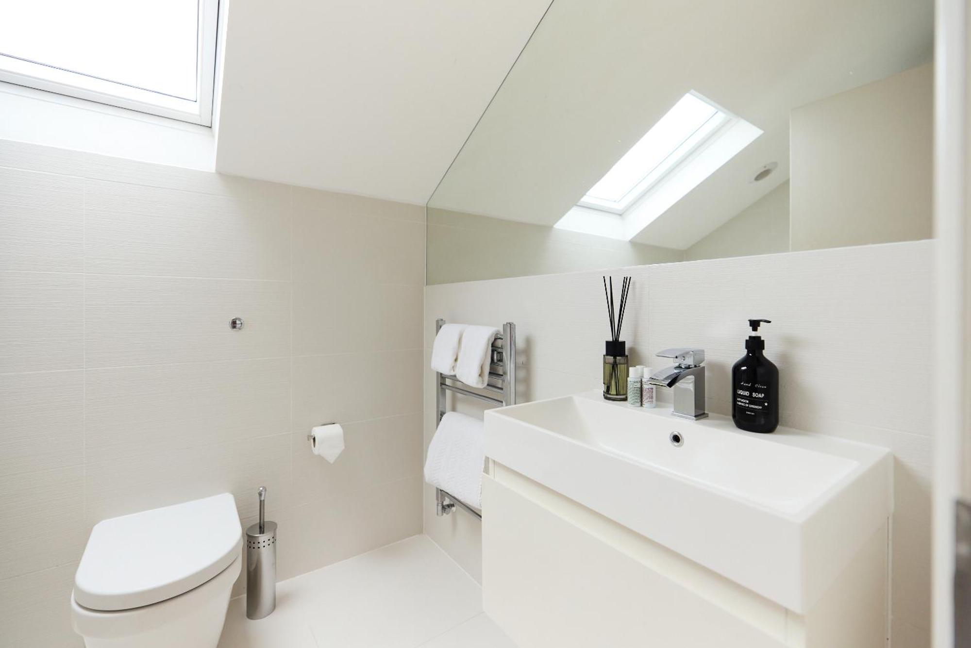 Appartement The Latimer Wonder - Stunning 5bdr House With Garden Londen
