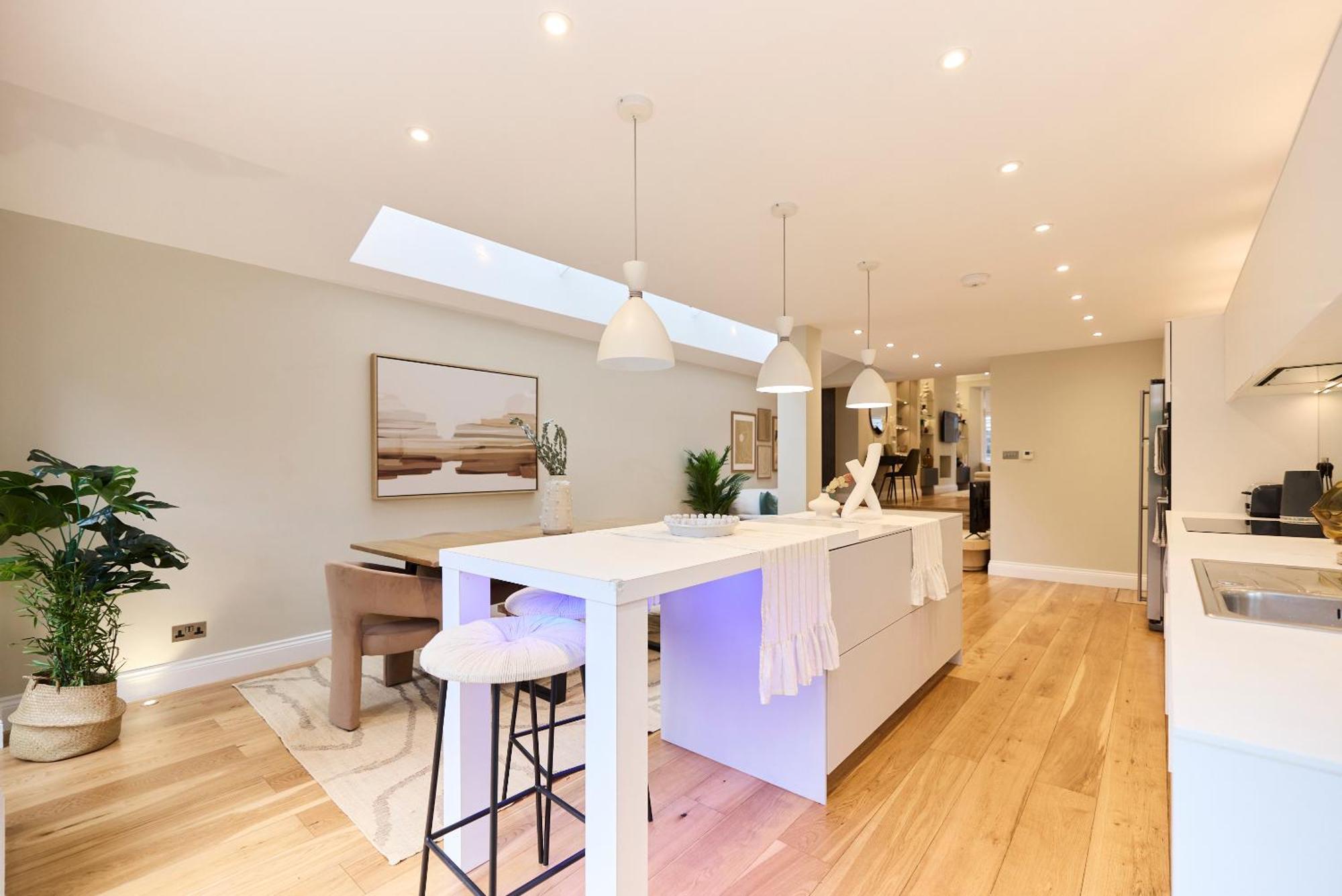 The Latimer Wonder - Stunning 5bdr House With Garden Appartement *