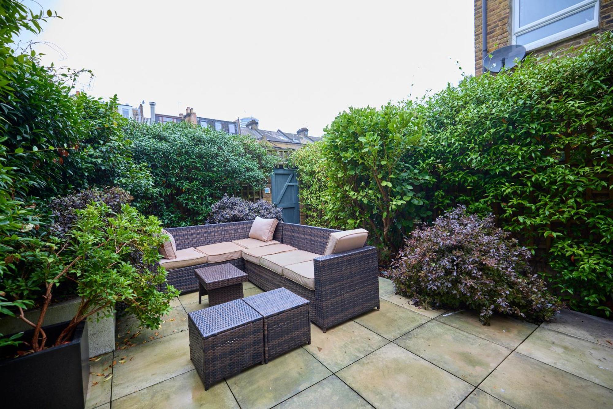 The Latimer Wonder - Stunning 5bdr House With Garden Appartement Londen