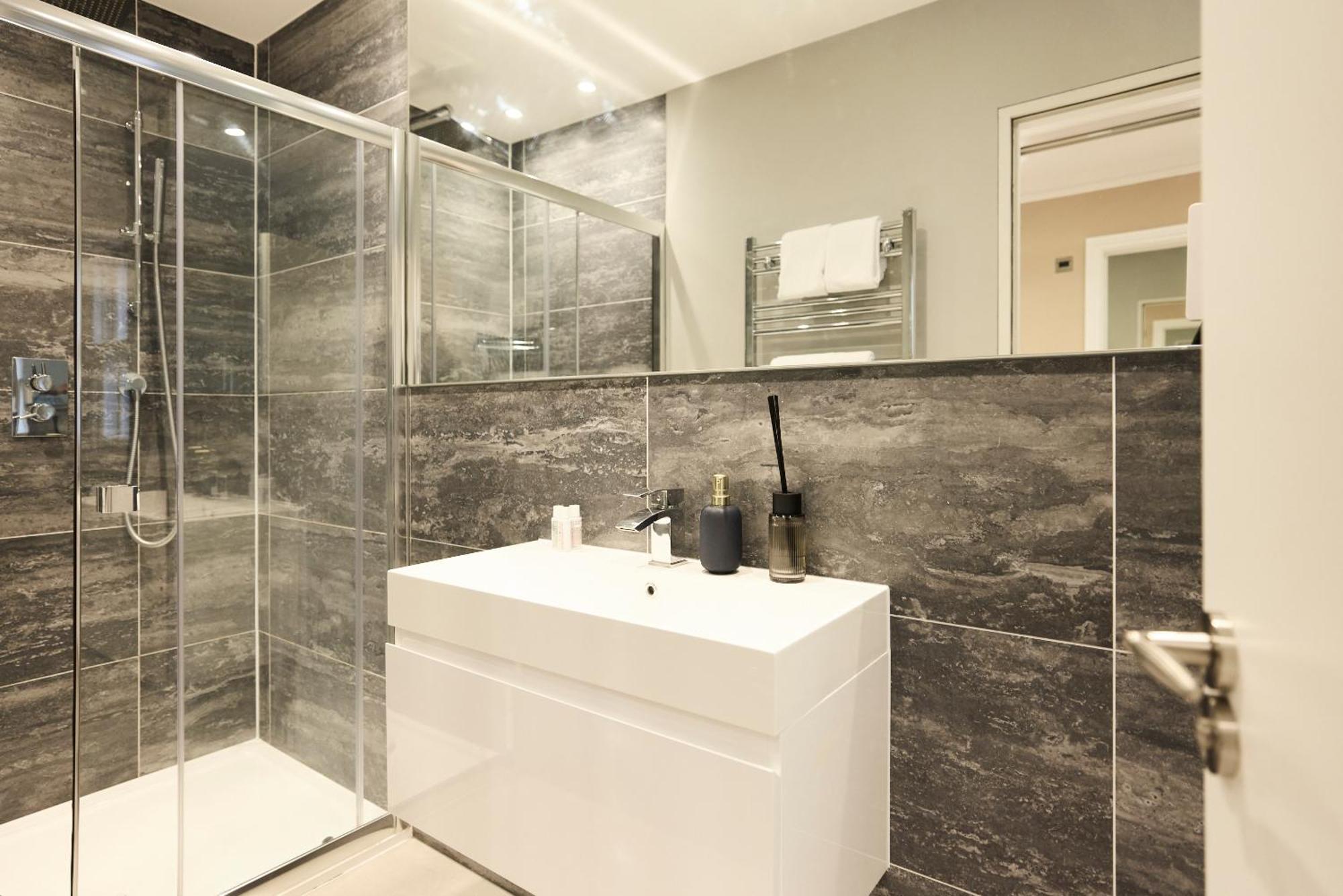 Appartement The Latimer Wonder - Stunning 5bdr House With Garden Londen