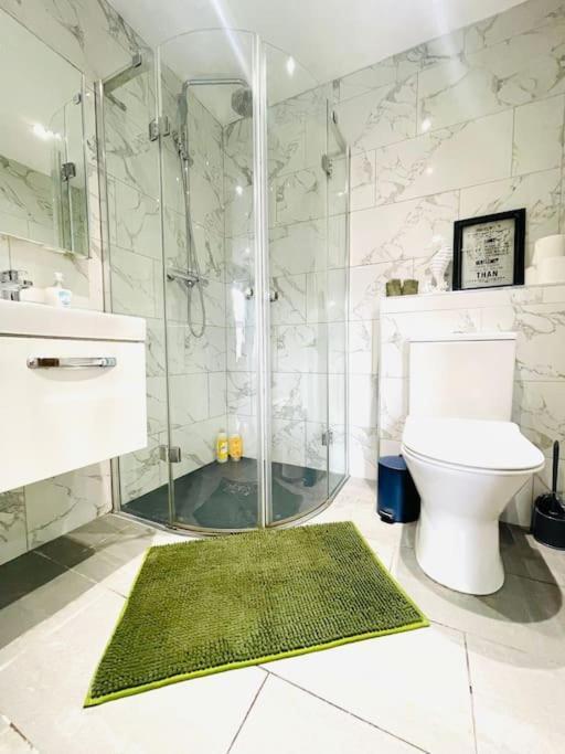 Bright Flat Near To Tower Bridge * London