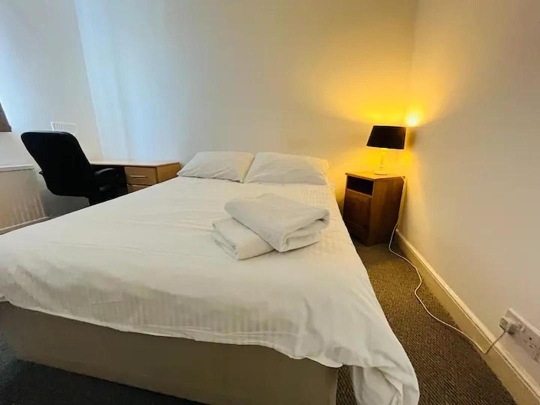 Spacious 3 Bed Flat In Greenwich Appartamento
