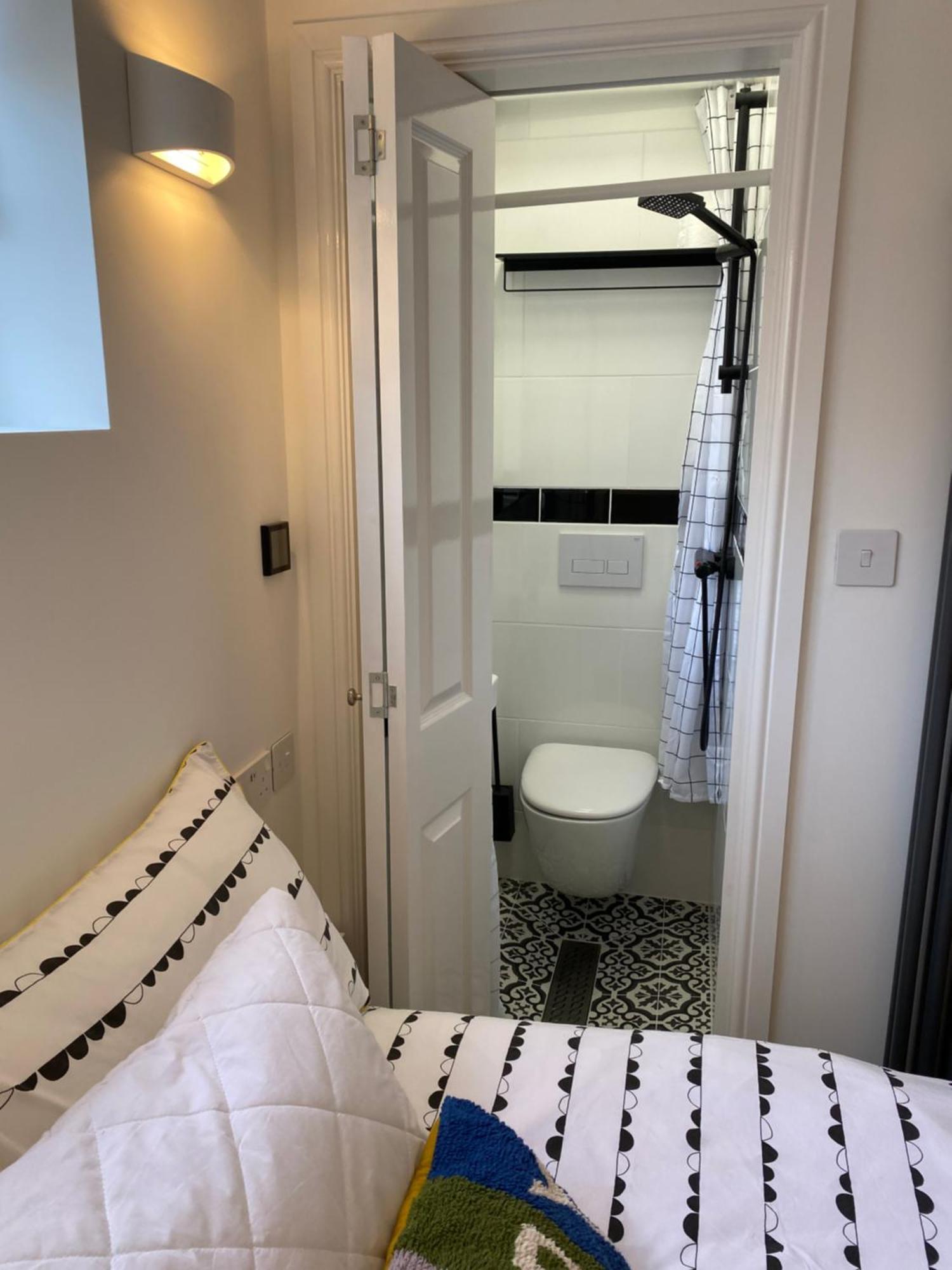 Lägenhet Two Bedroom Two Bathrooms Superior London