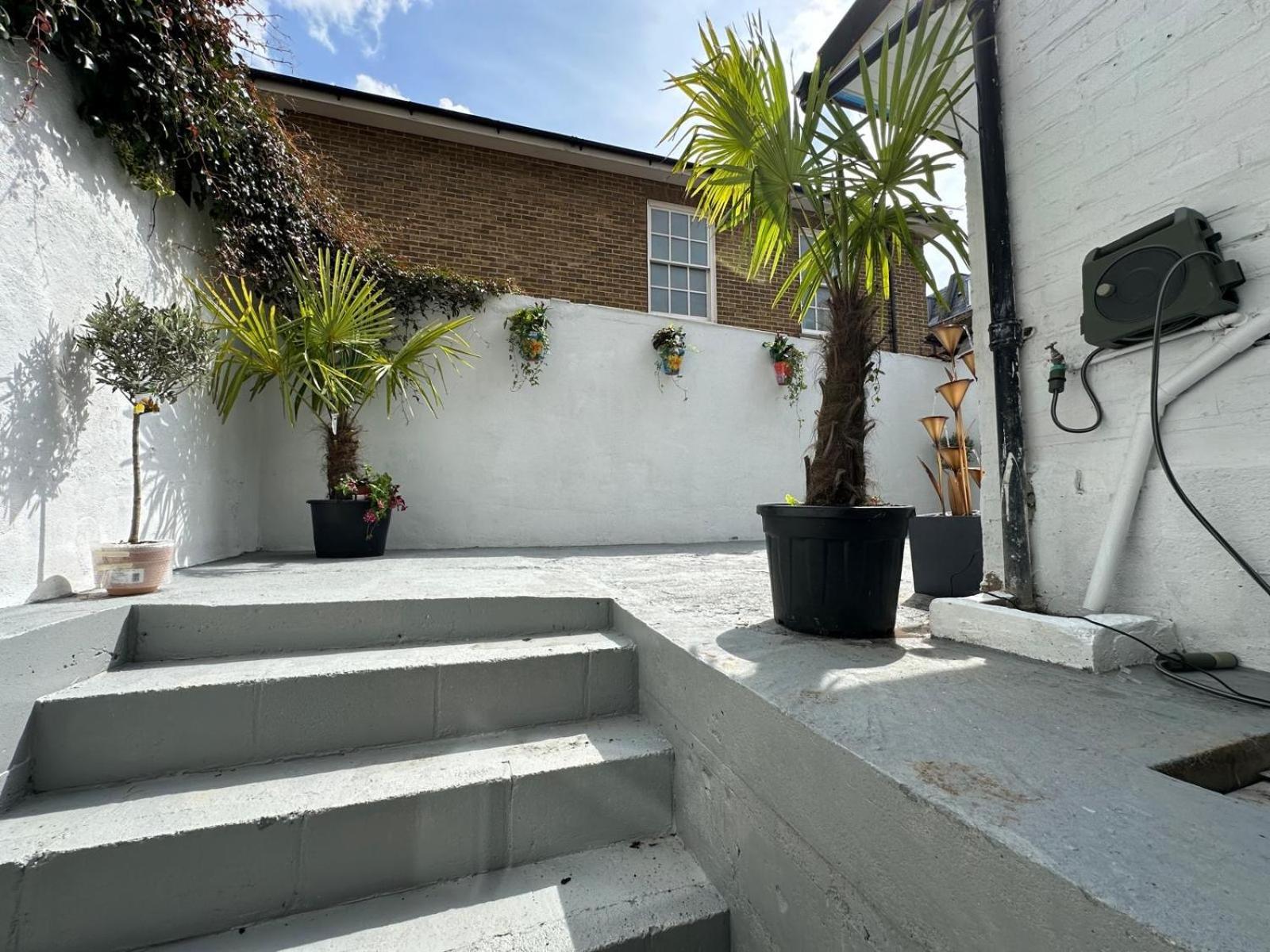 Stylish Garden-level Flat In Chiswick * London